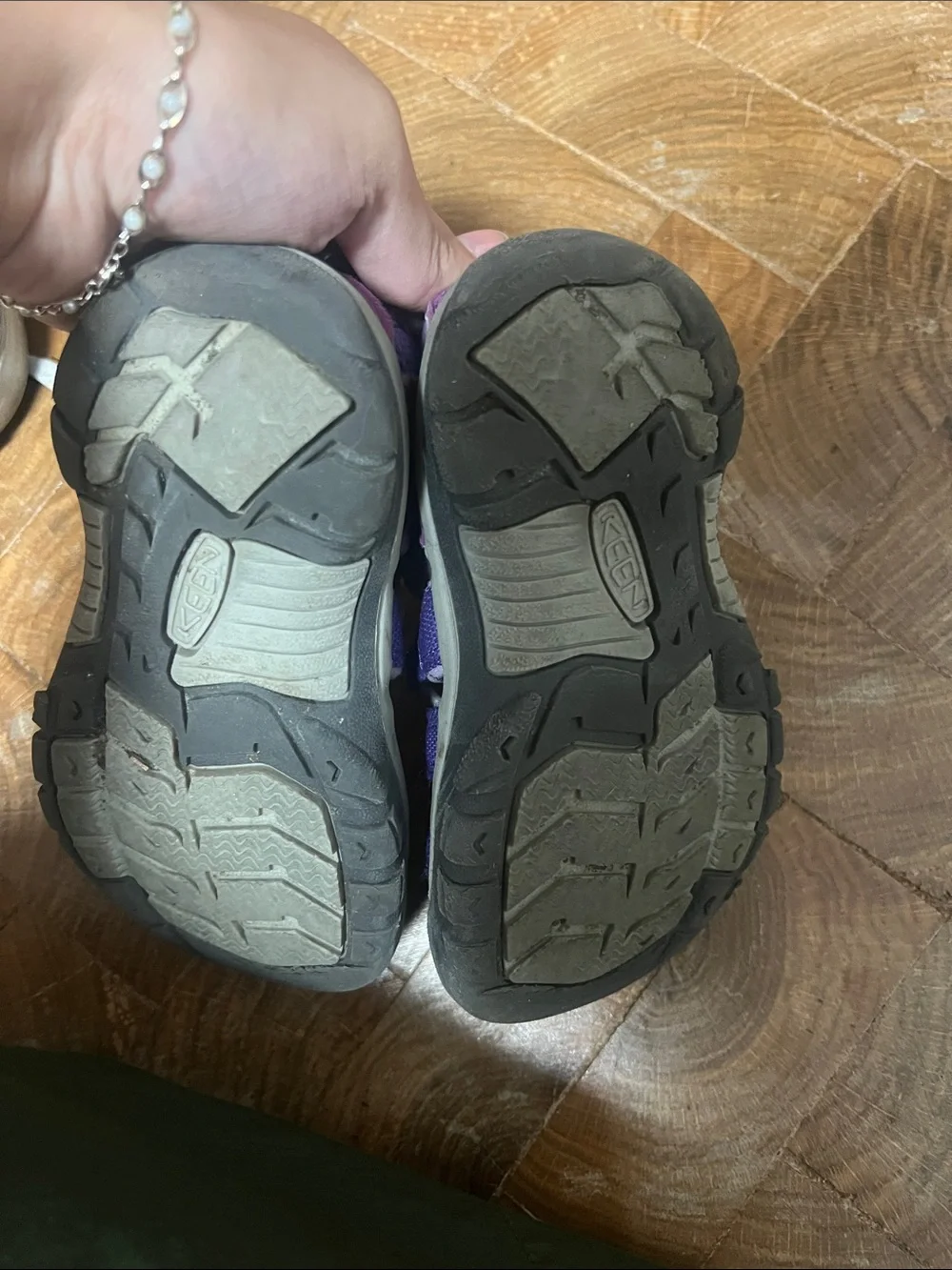 Keen Kids Purple & Lavender Closed-Toe Water Shoes with Bungee